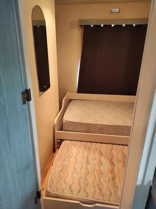 Mobil-Home Dans Un Beau Cadre A 15 Km Des Plages. Lunel  Extérieur photo