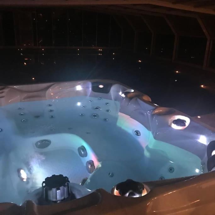 Mobil-Home Dans Un Beau Cadre A 15 Km Des Plages. Lunel  Extérieur photo